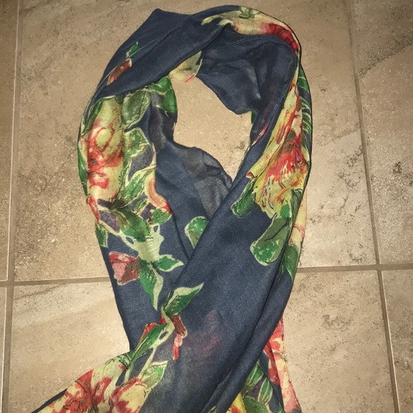 Denim Floral Scarf 🧣 - Picture 2 of 3